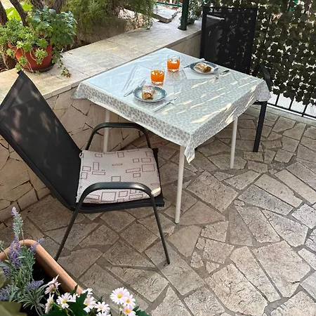 Zeljka Apartman Seget Vranjica